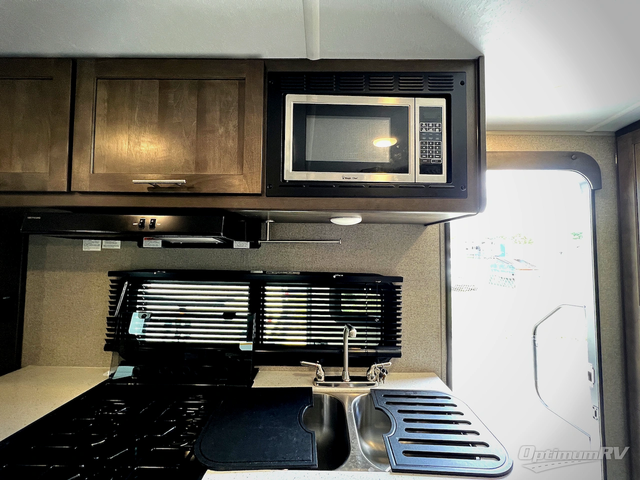 2021 Forest River Rockwood Mini Lite 2109S Photo 10