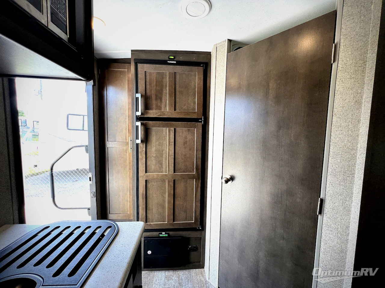 2021 Forest River Rockwood Mini Lite 2109S Photo 11