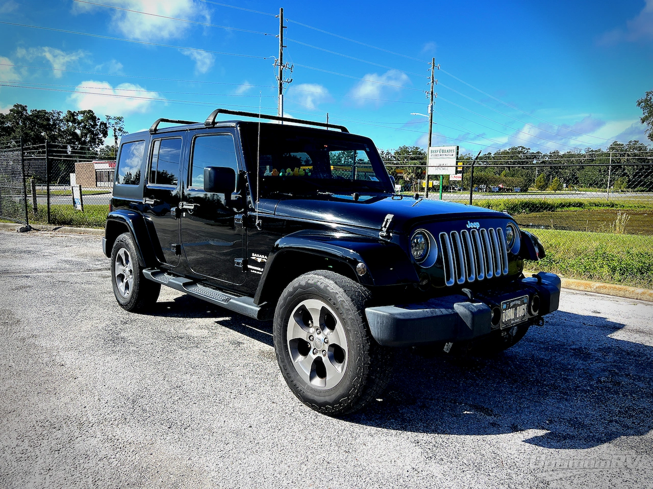 2018 Jeep Jeep Sahara Photo 1
