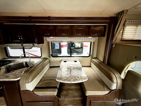 2020 Thor Four Winds 28Z RV Photo 2