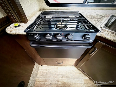 2020 Thor Four Winds 28Z RV Photo 3