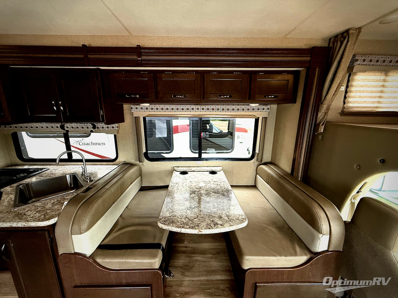 2020 Thor Four Winds 28Z Photo 5