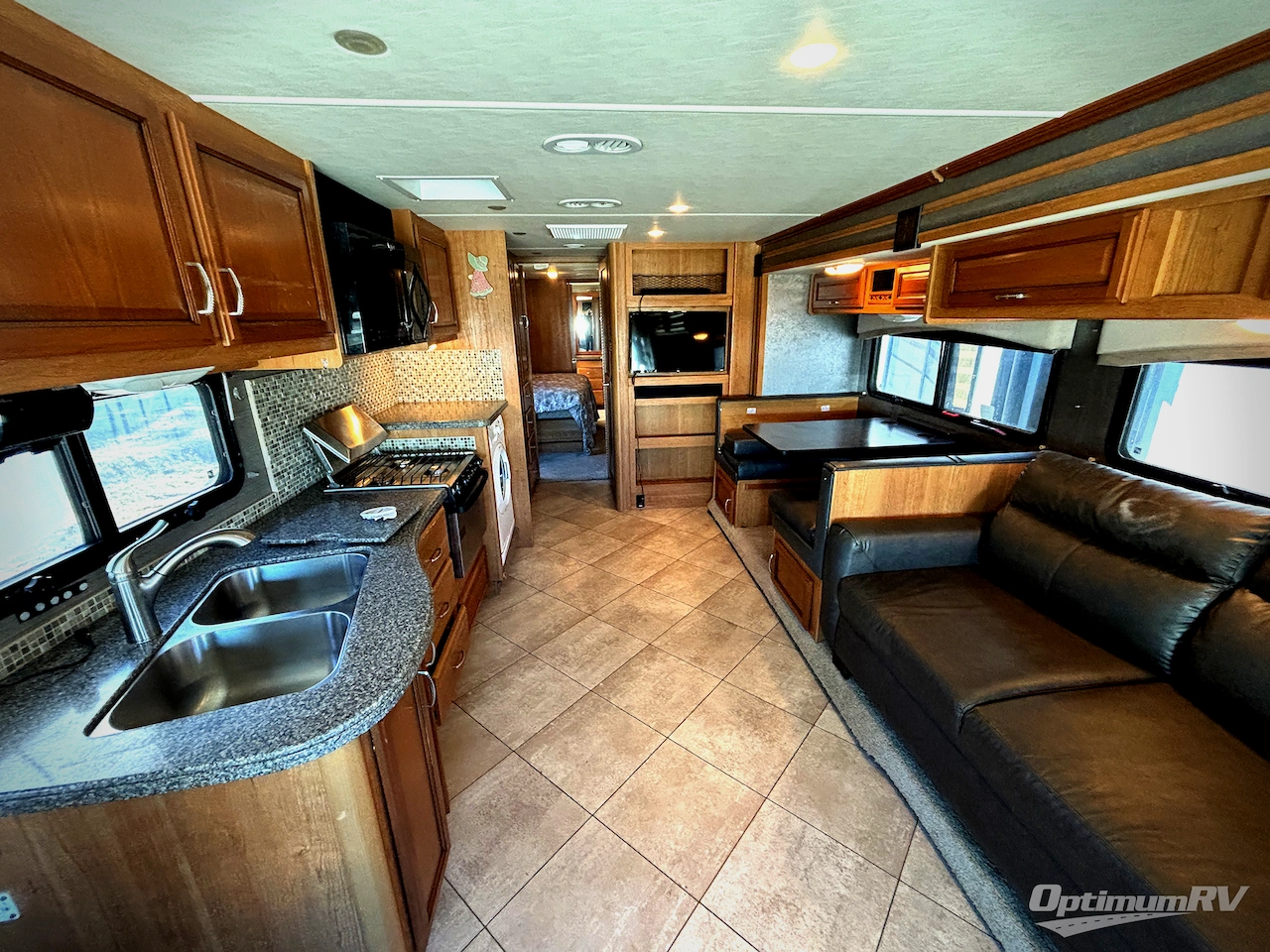2016 Fleetwood Terra 36R Photo 4
