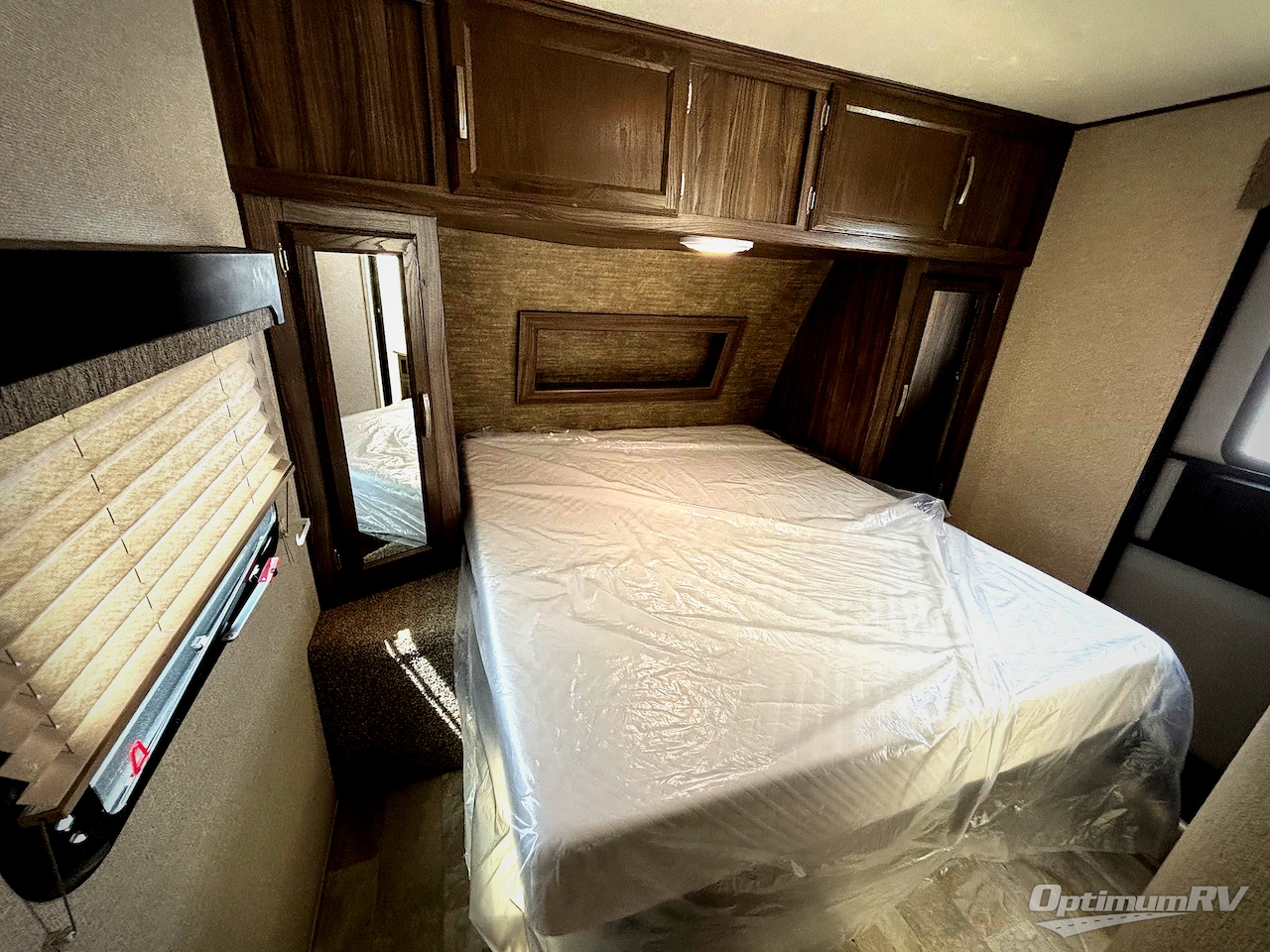 2018 Coachmen Apex Ultra-Lite 279RLSS Photo 8