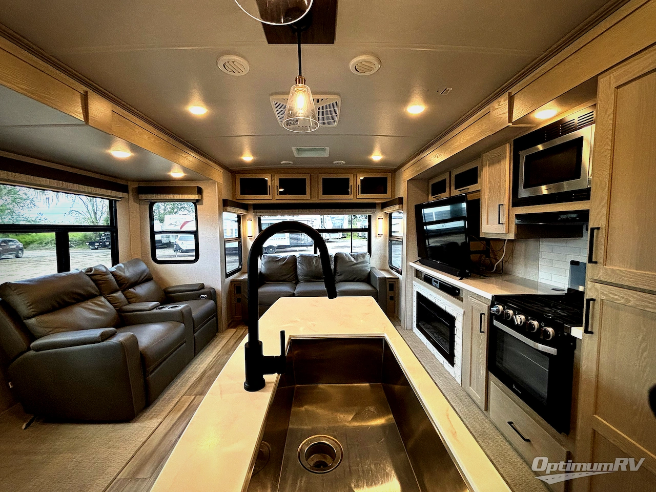 2023 Forest River Flagstaff Classic 832lKRL Photo 4