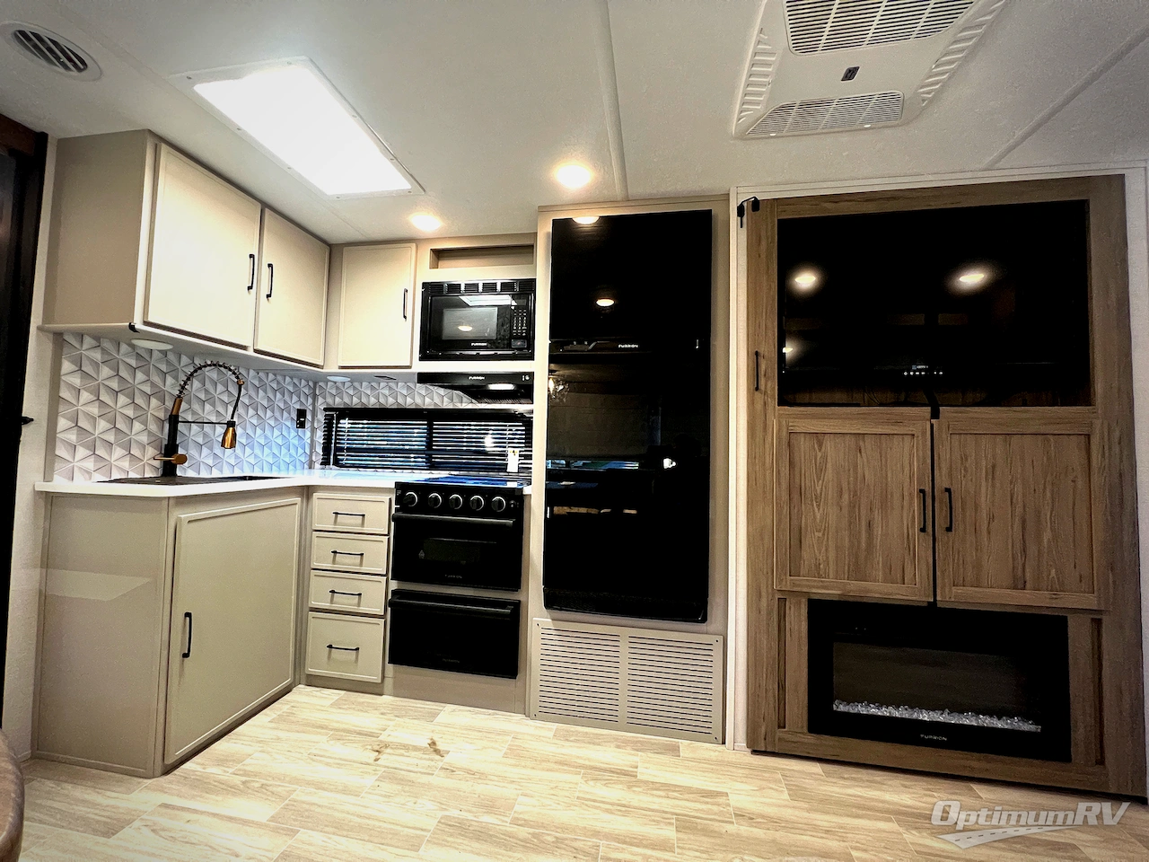 2024 Forest River Vibe 28BHE Photo 9