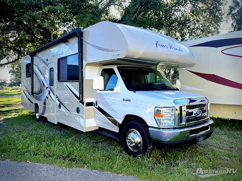 Used 2017 Thor Four Winds 28Z Featured Photo