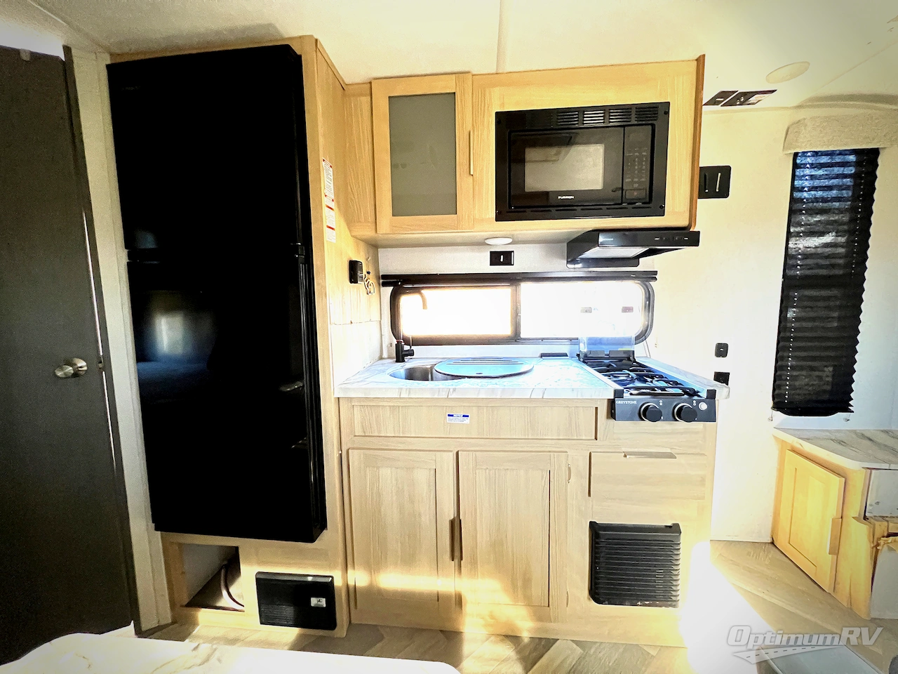 2023 Forest River Salem FSX 179DBK Photo 8