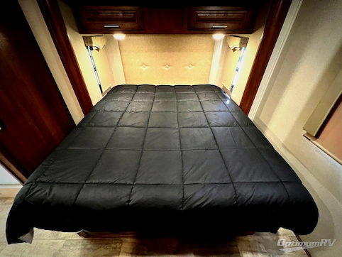 2018 Forest River Georgetown 5 Series 31R5 RV Photo 4