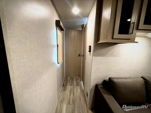 2021 Forest River Rockwood Signature Ultra Lite 8335SB RV Photo 3