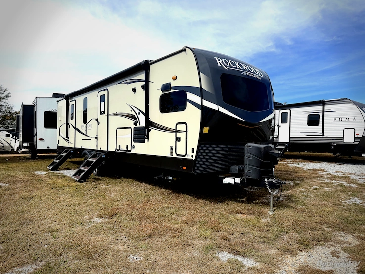 2021 Forest River Rockwood Signature Ultra Lite 8335SB RV Photo 1