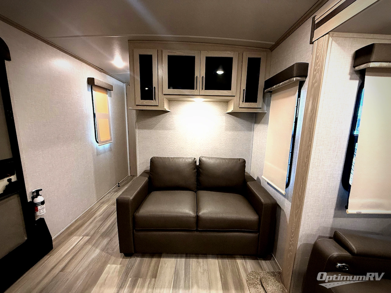 2021 Forest River Rockwood Signature Ultra Lite 8335SB Photo 5