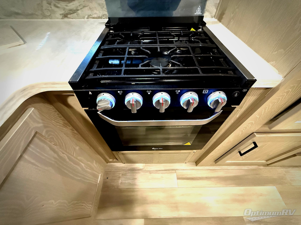 2021 Forest River Rockwood Signature Ultra Lite 8335SB Photo 10