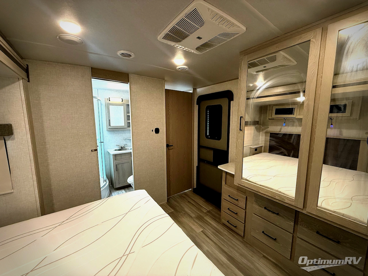 2021 Forest River Rockwood Signature Ultra Lite 8335SB Photo 18