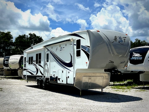 Used 2016 Northwood Arctic Fox 35-5Z Featured Photo