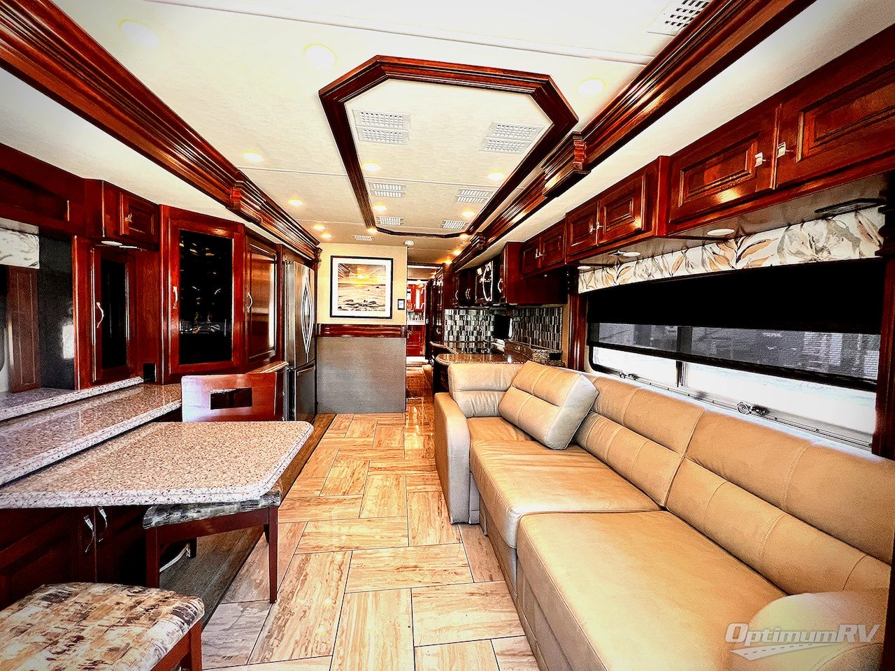 2017 Fleetwood Discovery LXE 40E Photo 5