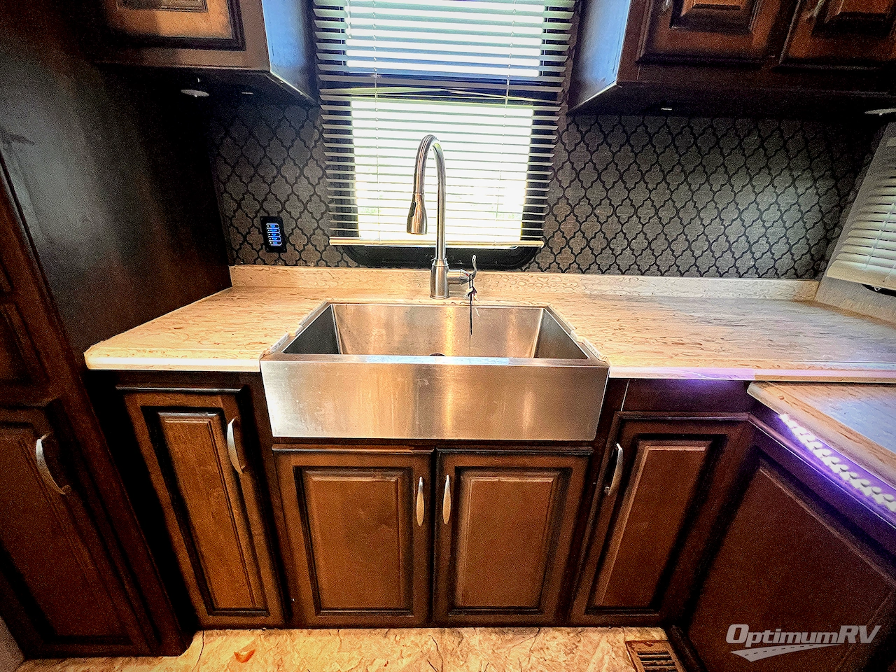 2019 Heartland Landmark 365 Concord Photo 13