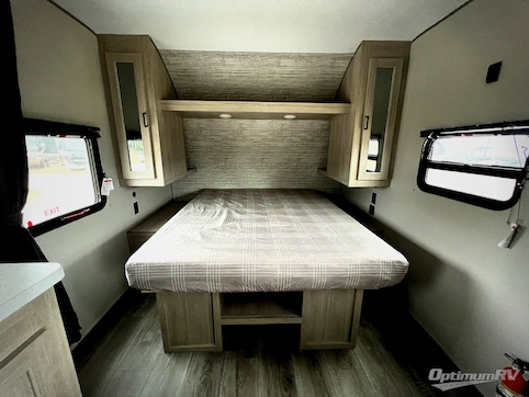 2026 Coachmen Catalina Summit Series 8 211BH RV Photo 4