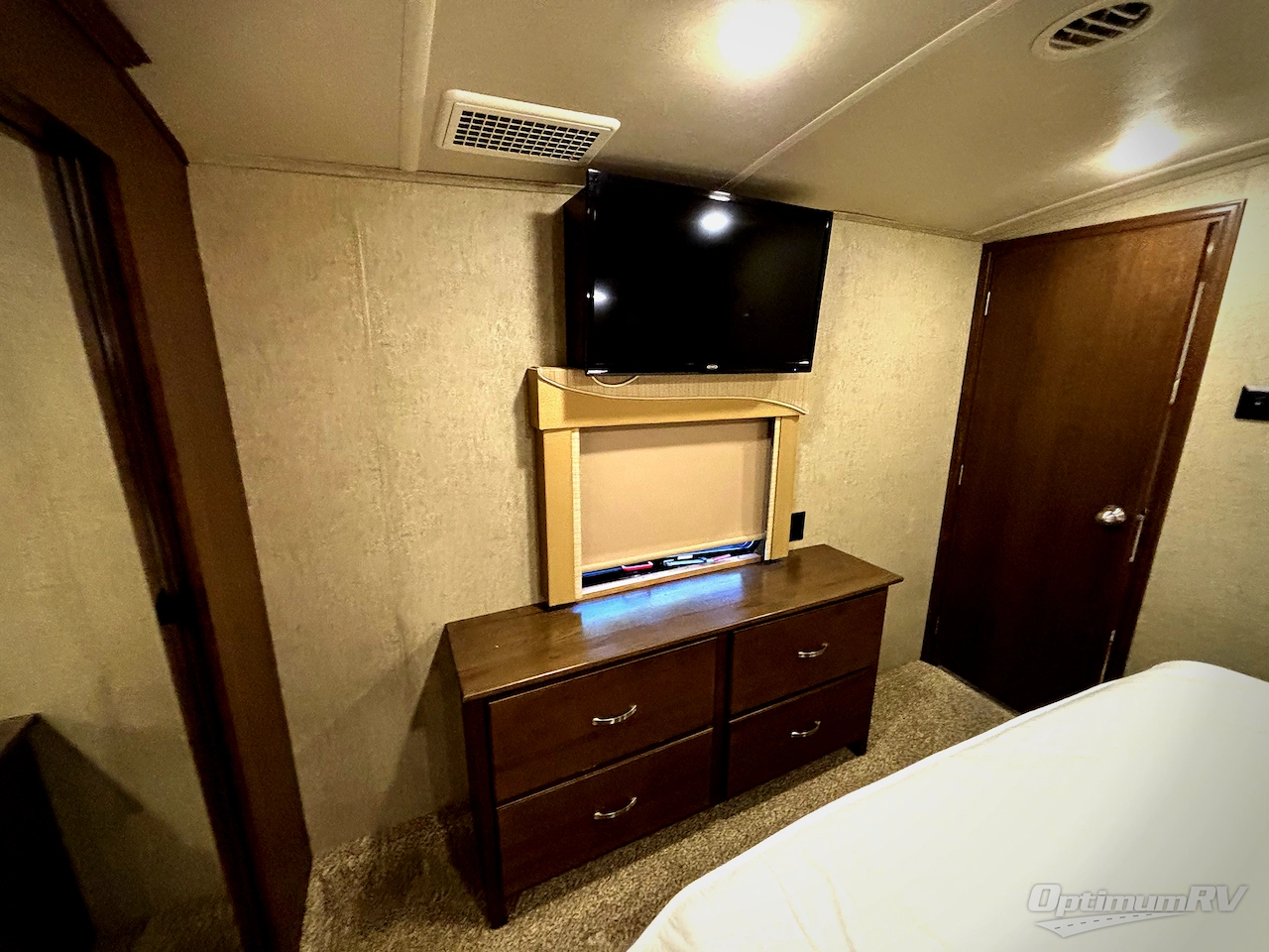 2018 Forest River Cedar Creek Silverback 35IK Photo 10