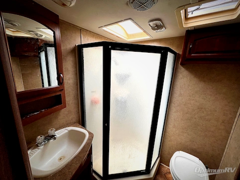 2012 Dutchmen Denali 310RES RV Photo 4