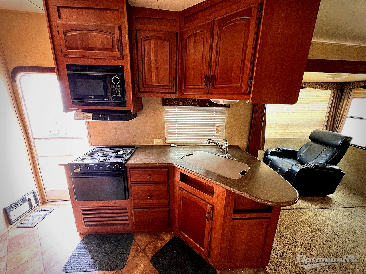 2012 Dutchmen Denali 310RES Photo 6