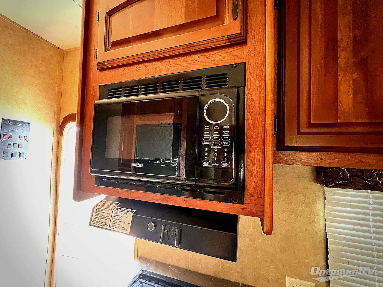 2012 Dutchmen Denali 310RES Photo 7
