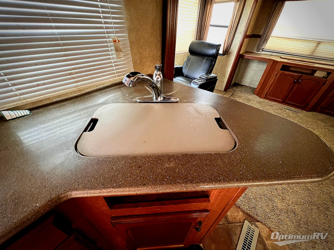 2012 Dutchmen Denali 310RES Photo 9