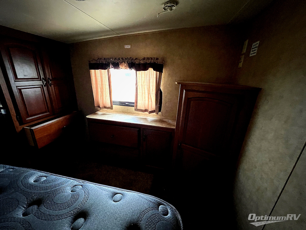 2012 Dutchmen Denali 310RES Photo 16