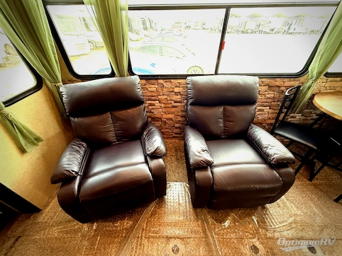 2014 Heartland Cyclone 4100 King RV Photo 2