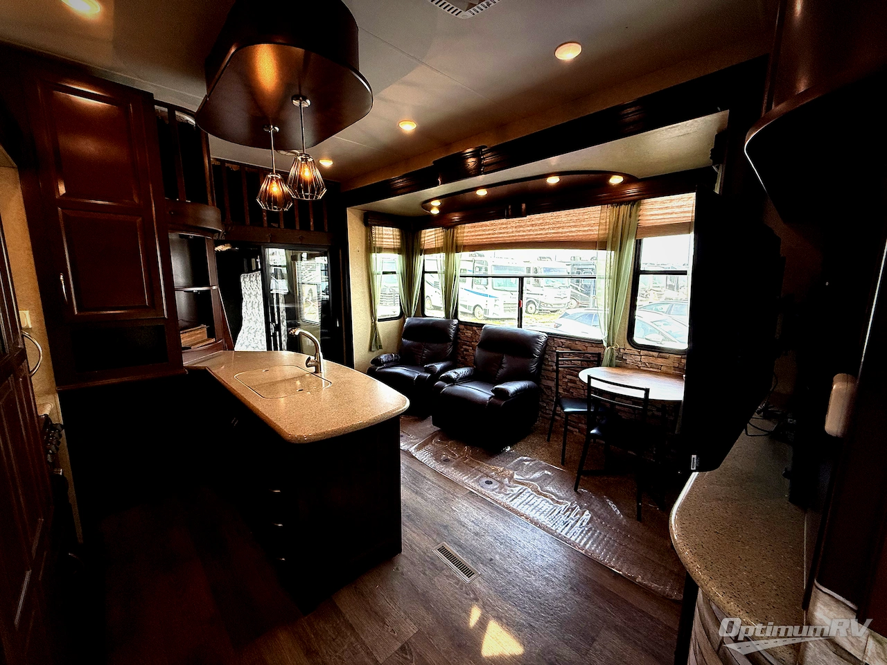 2014 Heartland Cyclone 4100 King Photo 6