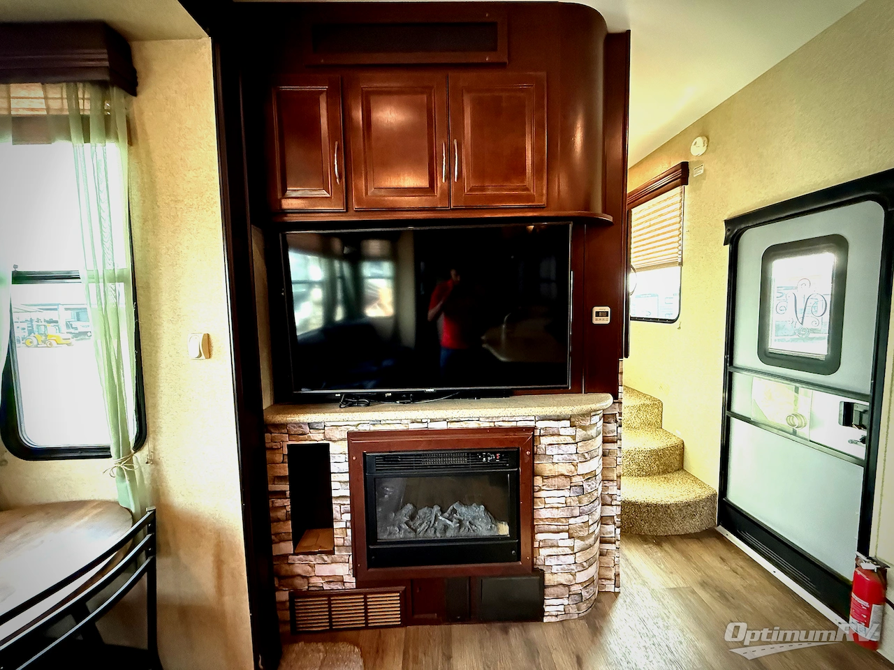 2014 Heartland Cyclone 4100 King Photo 9