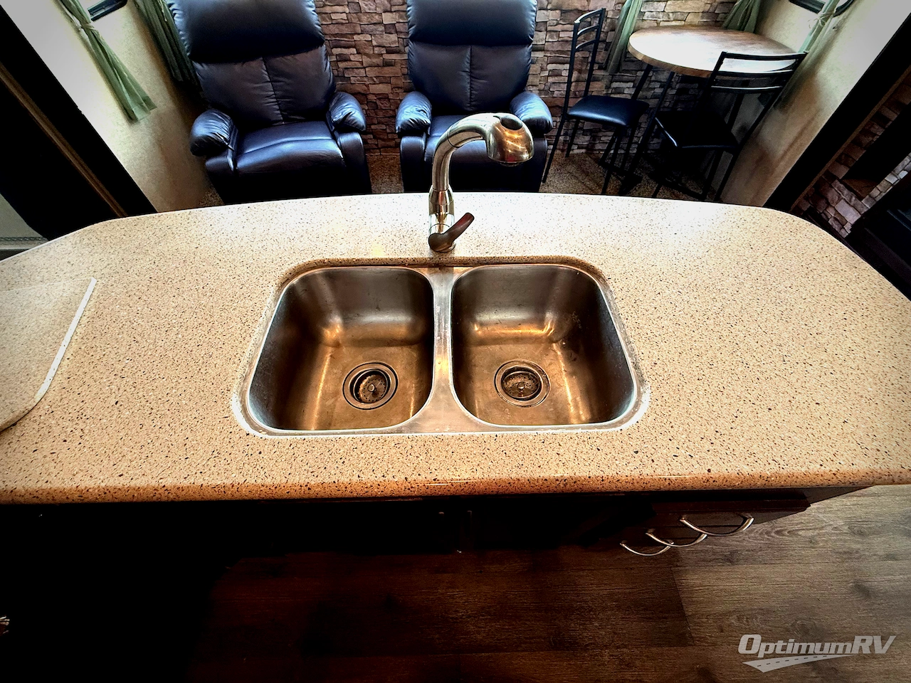 2014 Heartland Cyclone 4100 King Photo 12