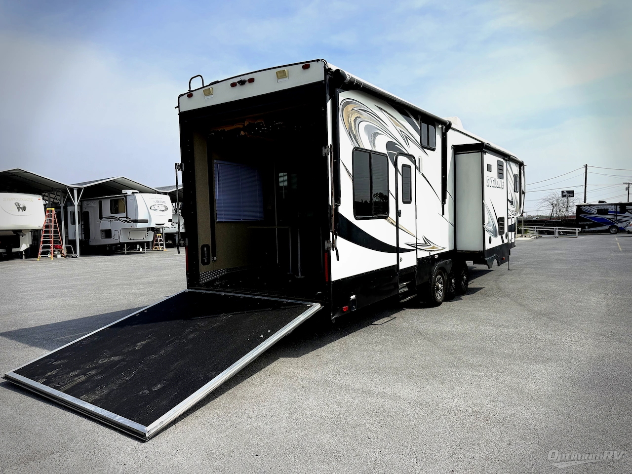 2014 Heartland Cyclone 4100 King Photo 5