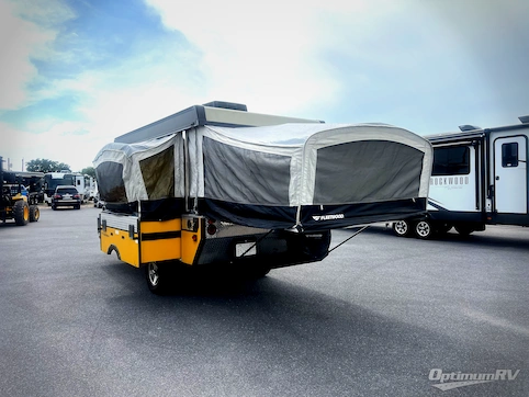 2008 Fleetwood Evolution E3 RV Photo 2