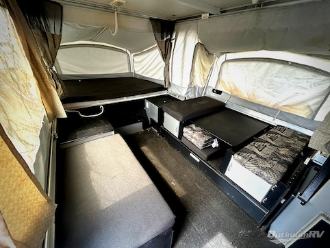 2008 Fleetwood Evolution E3 RV Photo 2