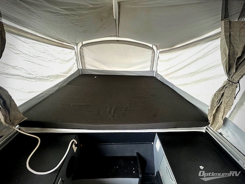 2008 Fleetwood Evolution E3 RV Photo 3
