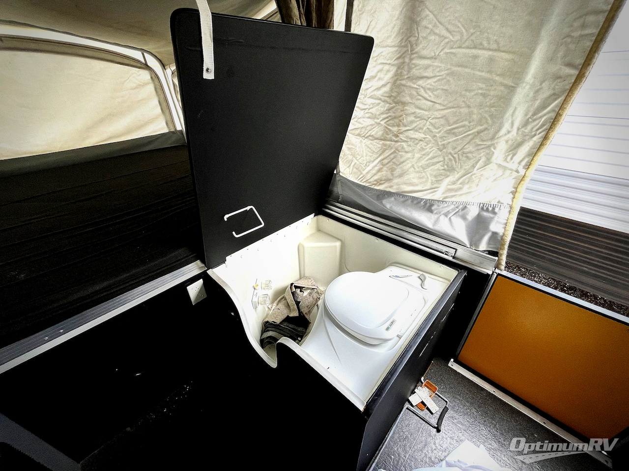 2008 Fleetwood Evolution E3 Photo 14