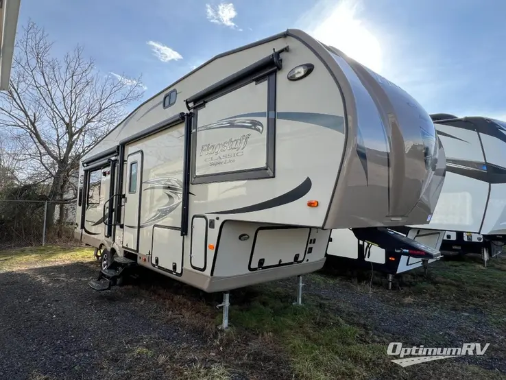 2016 Forest River Flagstaff Classic Super Lite 8528IKWS RV Photo 1