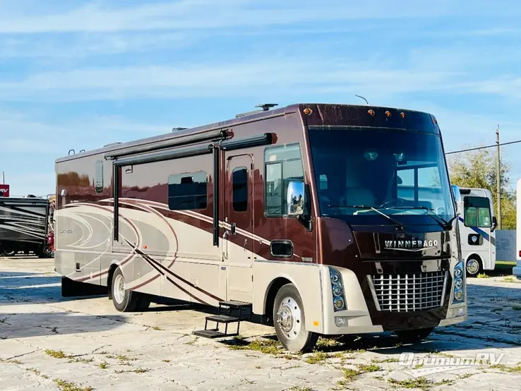 2017 Winnebago Suncruiser 38Q RV Photo 1