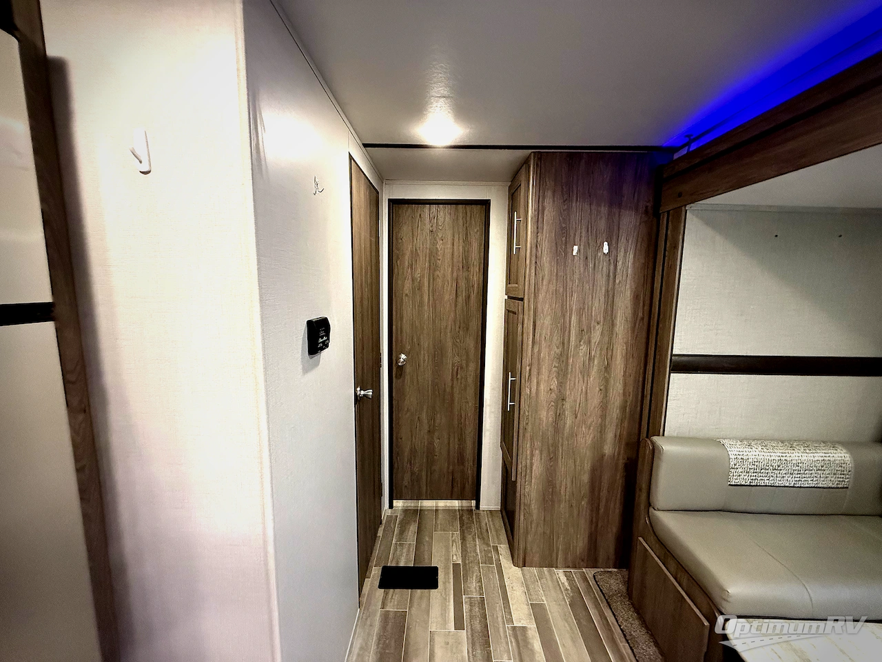 2020 CrossRoads Zinger ZR290KB Photo 12