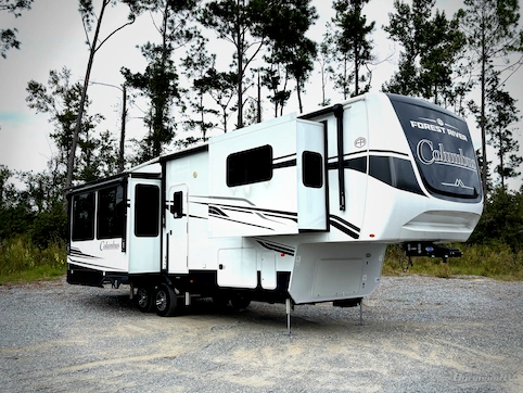 New 2025 Palomino Columbus 380RL Featured Photo