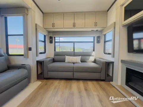 2025 Palomino Columbus 380RL RV Photo 2