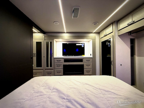 2025 Palomino Columbus 380RL RV Photo 4