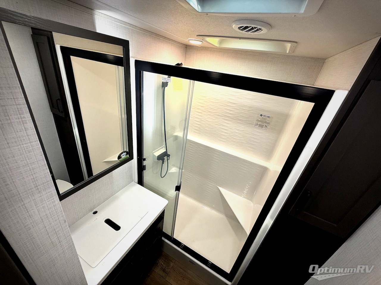 2025 Palomino Columbus 380RL Photo 18