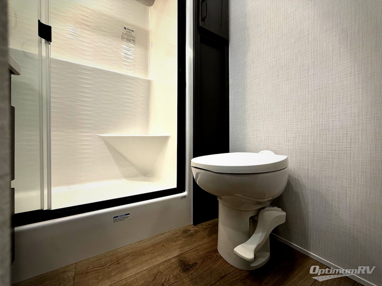 2025 Palomino Columbus 380RL Photo 19