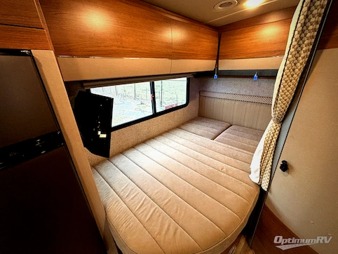 2017 Winnebago View 24J RV Photo 4