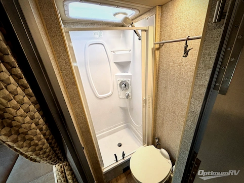 2017 Winnebago View 24J RV Photo 4