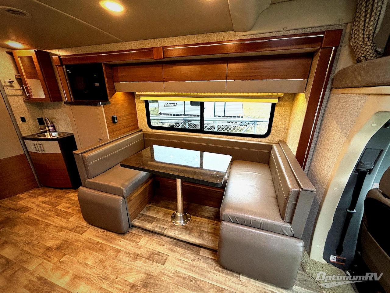 2017 Winnebago View 24J Photo 5