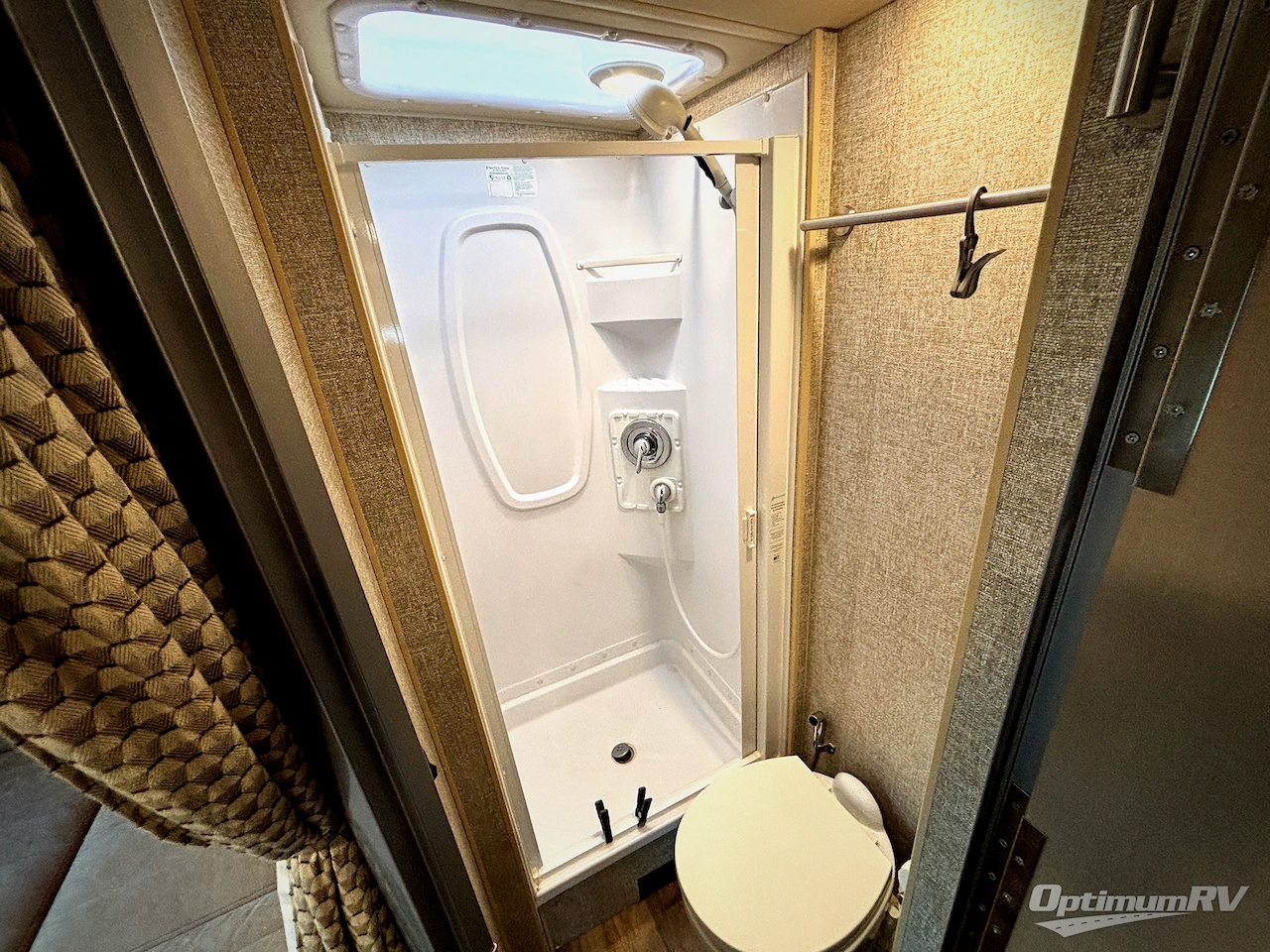 2017 Winnebago View 24J Photo 10