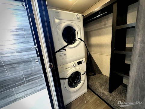 2021 Redwood Redwood 4001LK RV Photo 4